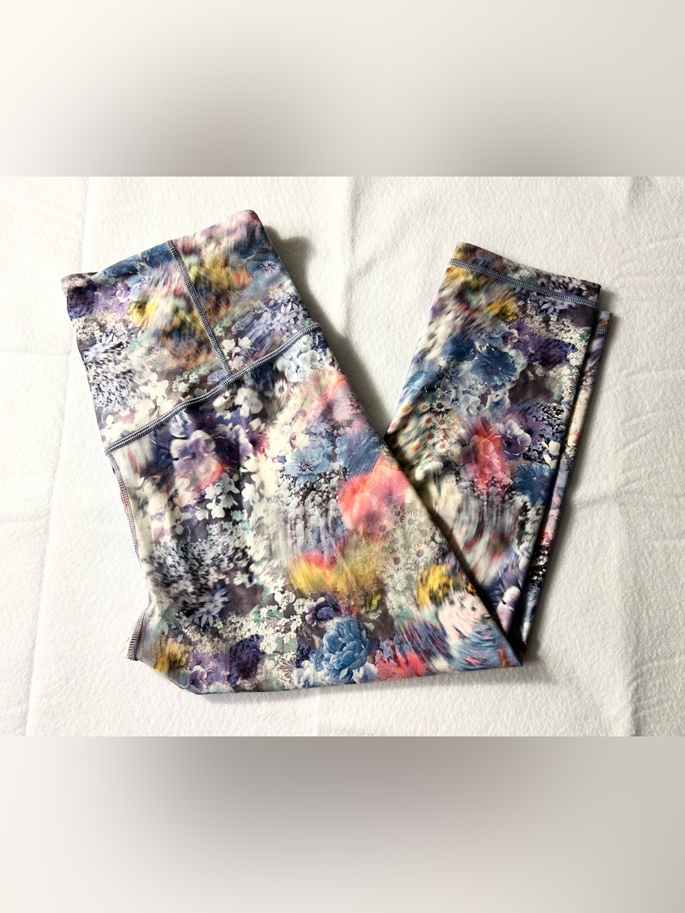 Athleta Purple and Blue Floral Capri Leggings Medium